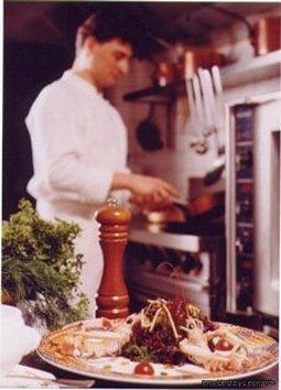 Le Chatel Hotel