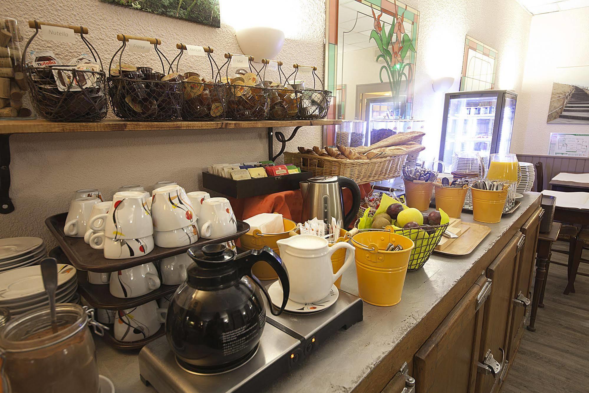 Le Chatel Hotel